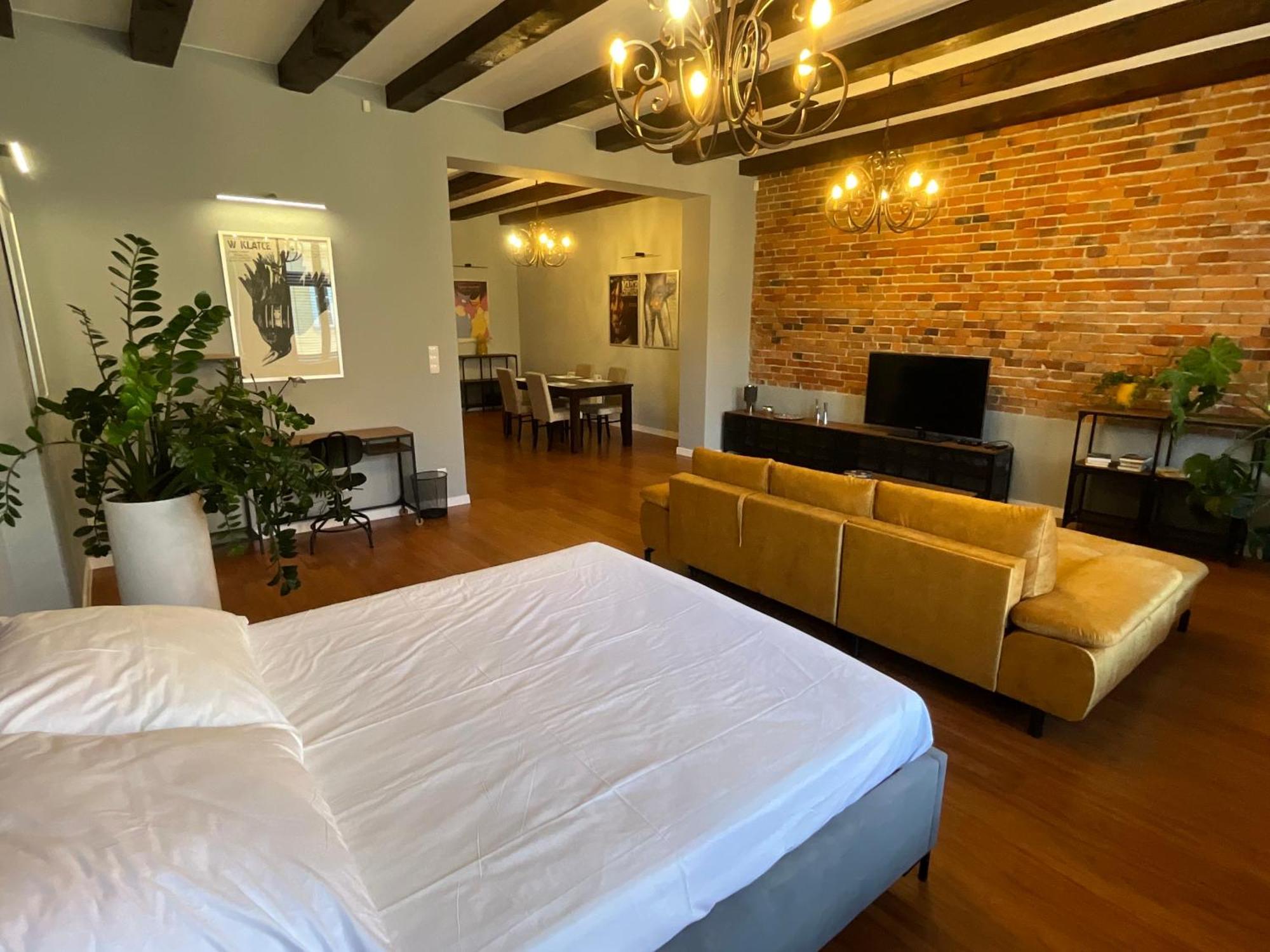 Apartamenty Zlota Nic Opole Bagian luar foto